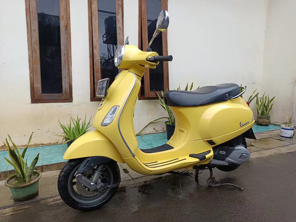 FOR SALE Piaggio vespa LX 125 i-get 2021 siap pakai