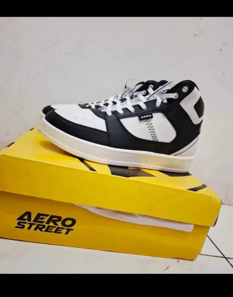 Jual cepat masih baru sepatu Aero Street hubs high V2 ukuran 43