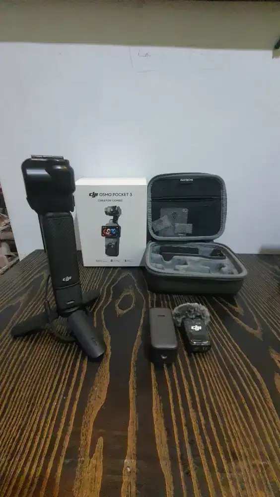 For sale Dji Osmo Pocket 3 Creator Combo - 1 inch gymbal camera
