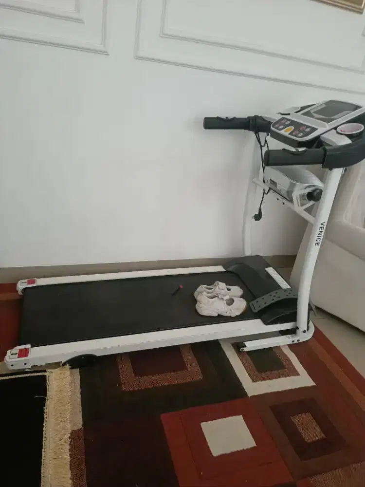 Dijual satu unit treadmill merk Reborn type Venice