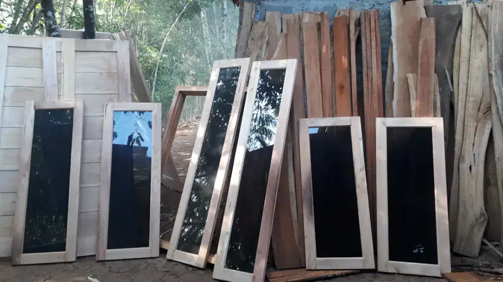 Jendela kaca dan kusen