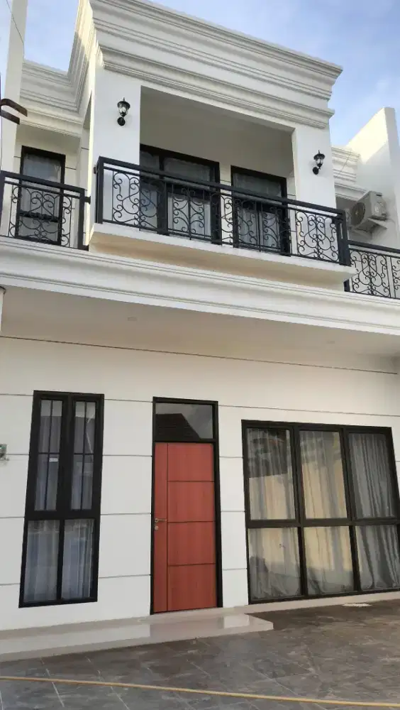 Rumah mewah 2 lantai di tengah kota Palembang