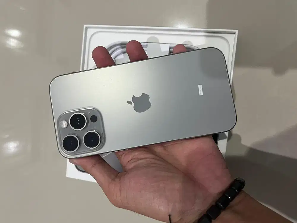 Iphone 16 pro max 256 natural titanium