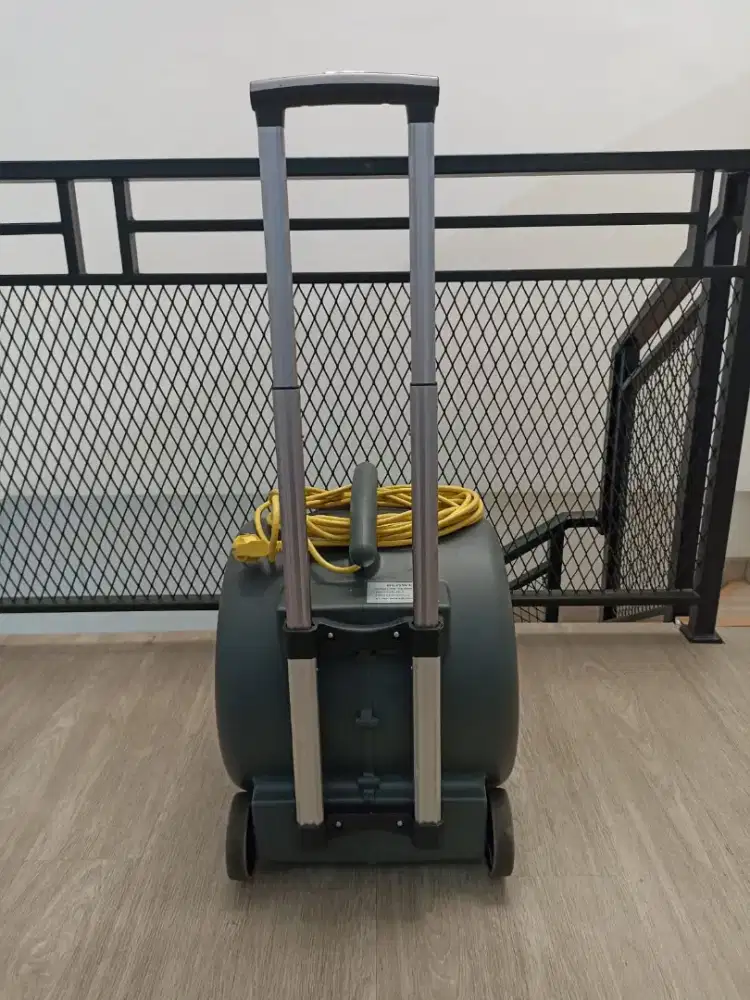 1 Carpet Blower Krisbow 900W CB-900N - Mulus Seperti Baru