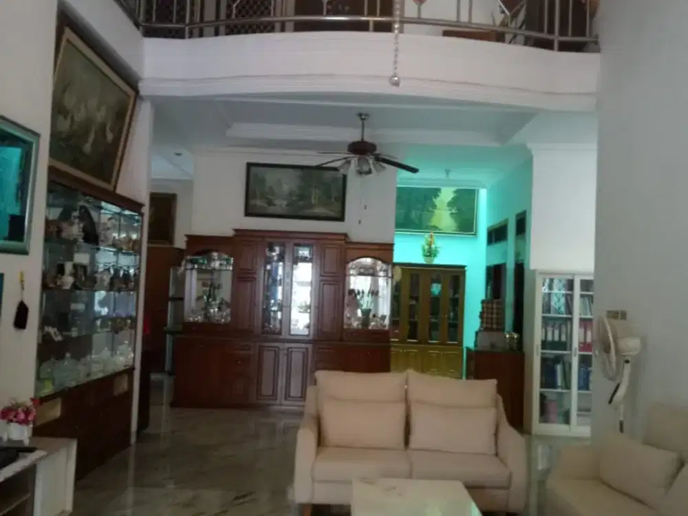 Dijual rumah bagus siap huni rapi terawat bersih bebas banjir di Rawamangun