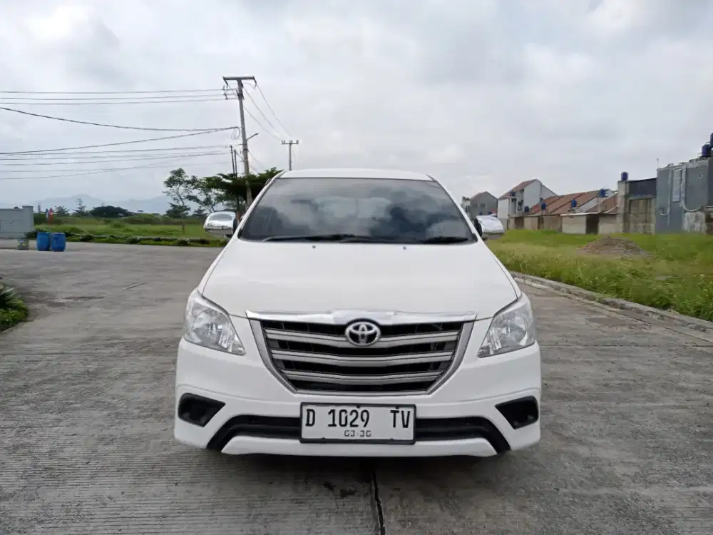 Dp 15 JT Toyota kijang Innova E 2,0 Matic 2015