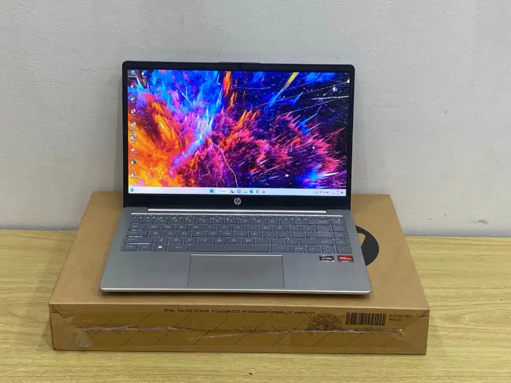 Laptop HP 14-em0xxx Prcessor AMD Ryzen 3 7320U RAM 8GB SSD 512GB