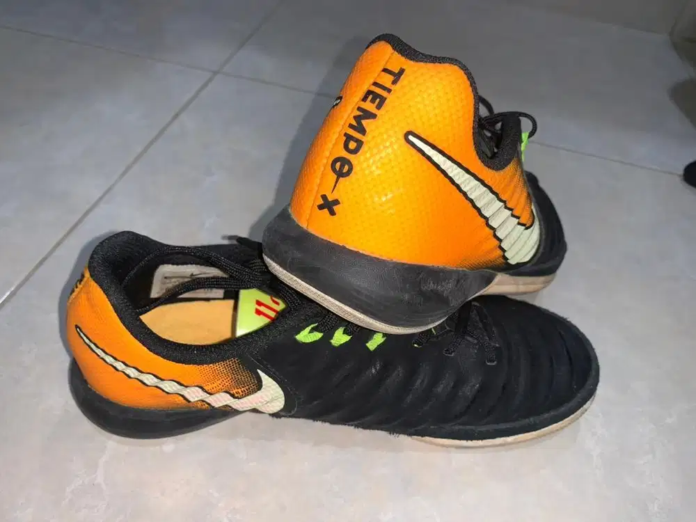 Sepatu Futsal Nike Tiempo X