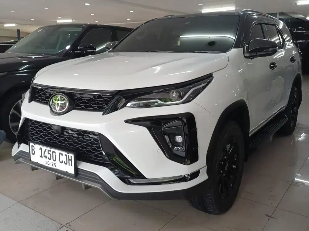 LIKE NEW [ KM 800 PERAK ] FORTUNER 2.8 GR TWOTONE 2024