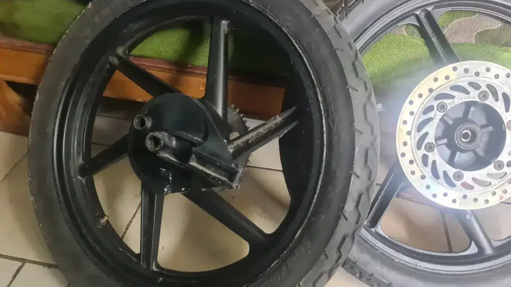 Velg Velk Ori Honda Ring 18 cabutan Megapro Primus tinggal pasang