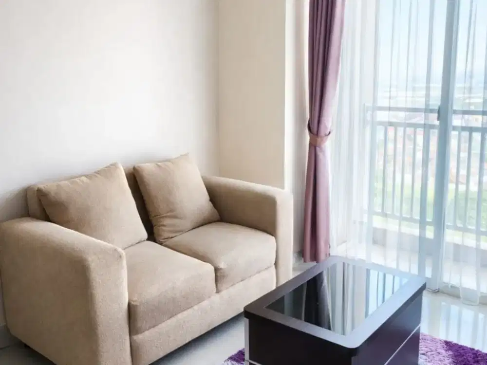 Jual Apartemen Trivium Terrace Lippo Cikarang - Full Furnished, View Kolam Renang, Harga Rp 350 Juta
