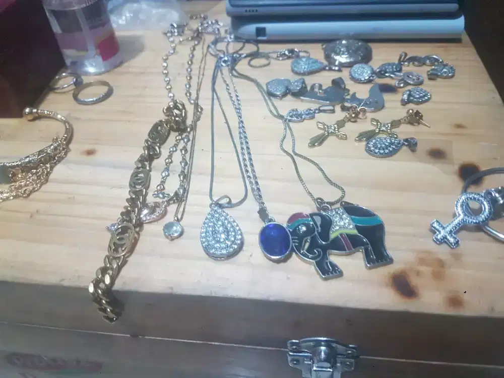 acecories wanita bukan emas ya