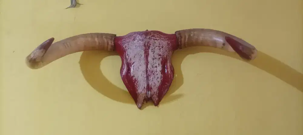 Barang antik pajangan dinding