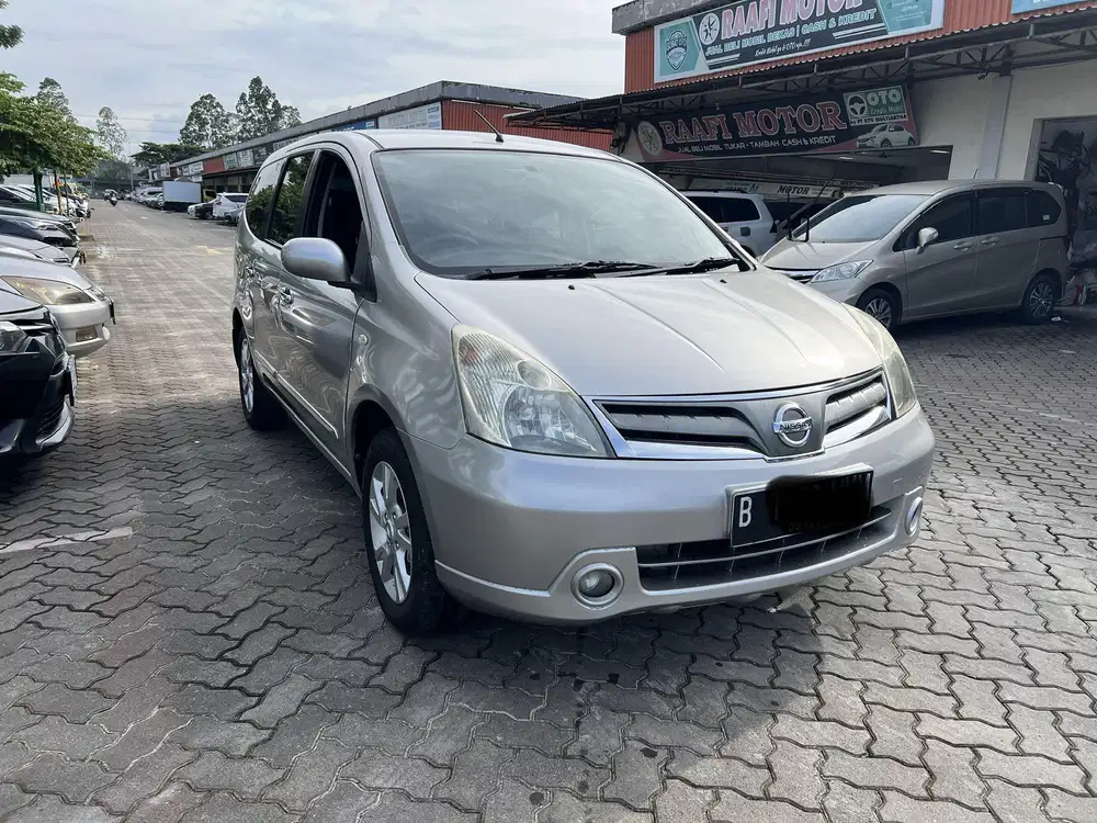 Nissan Grand Livina XV Manual 2011 Silver