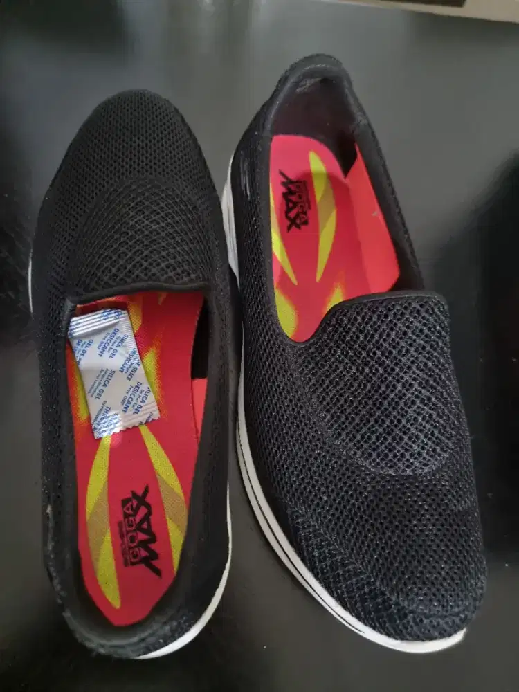 Sepatu asli merk sketcher