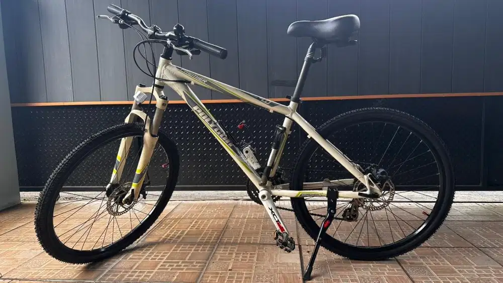 Sepeda Polygon Premier 4 2012 kondisi bagus