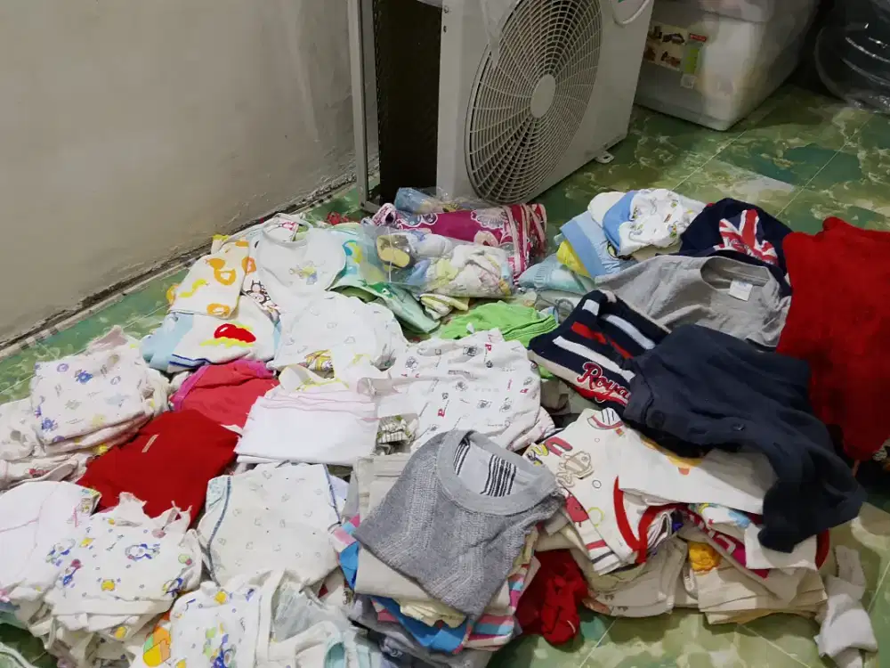 Jual borongan pakaian bayi new born hingga 9 bln