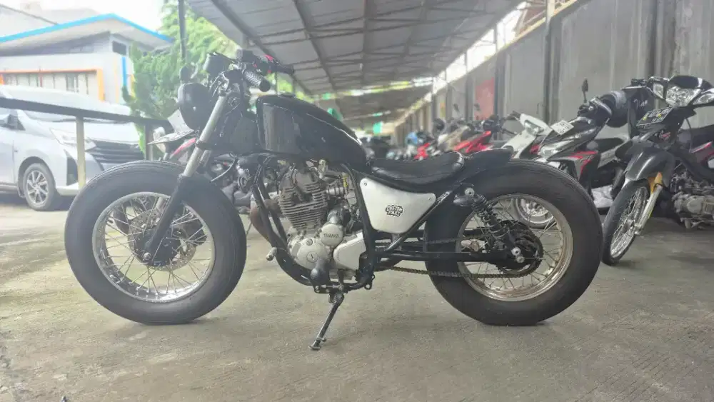 YAMAHA NEW SCORPIO Z 2011 - CUSTOM BOBBER