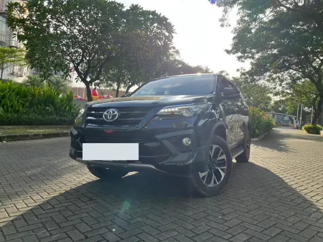 Toyota Fortuner 2.7 SRZ TRD Bensin-AT 2018