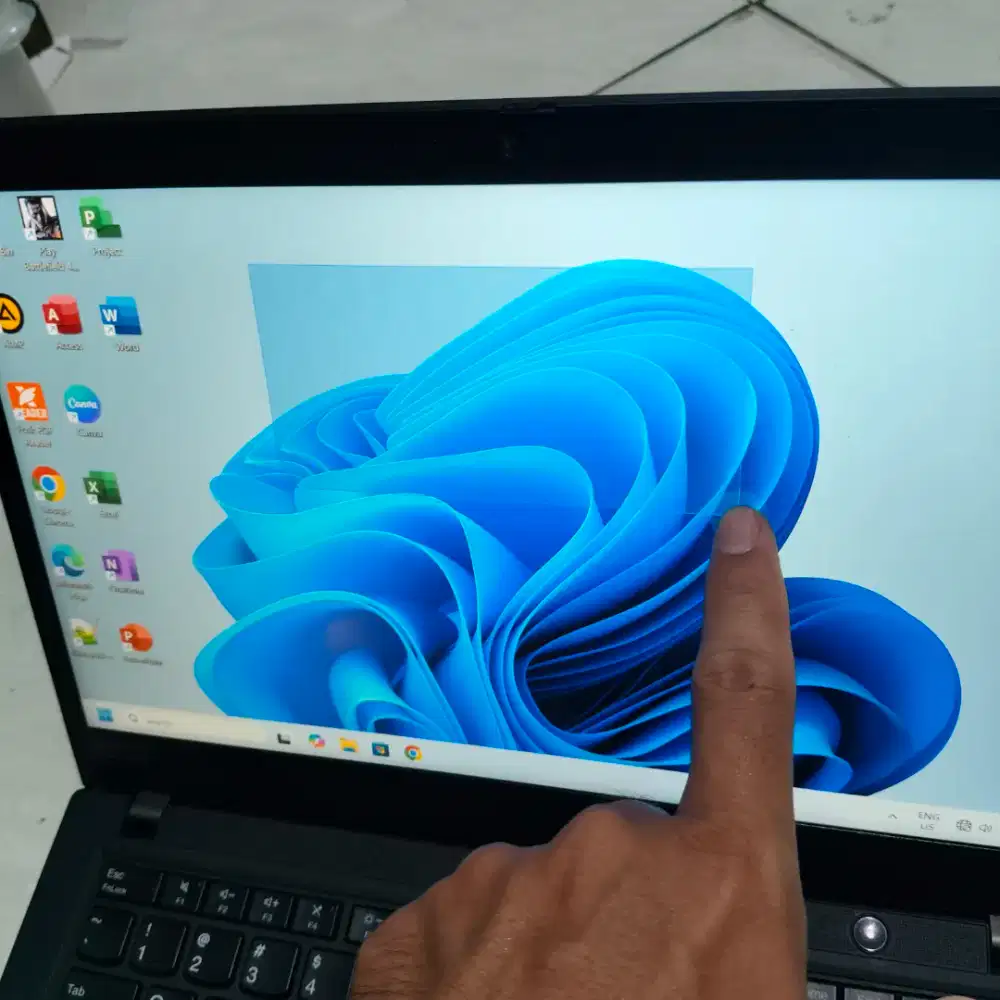 Lenovo Thinkpad T490 Core i7 Ram 16Gb Layar Sentuh