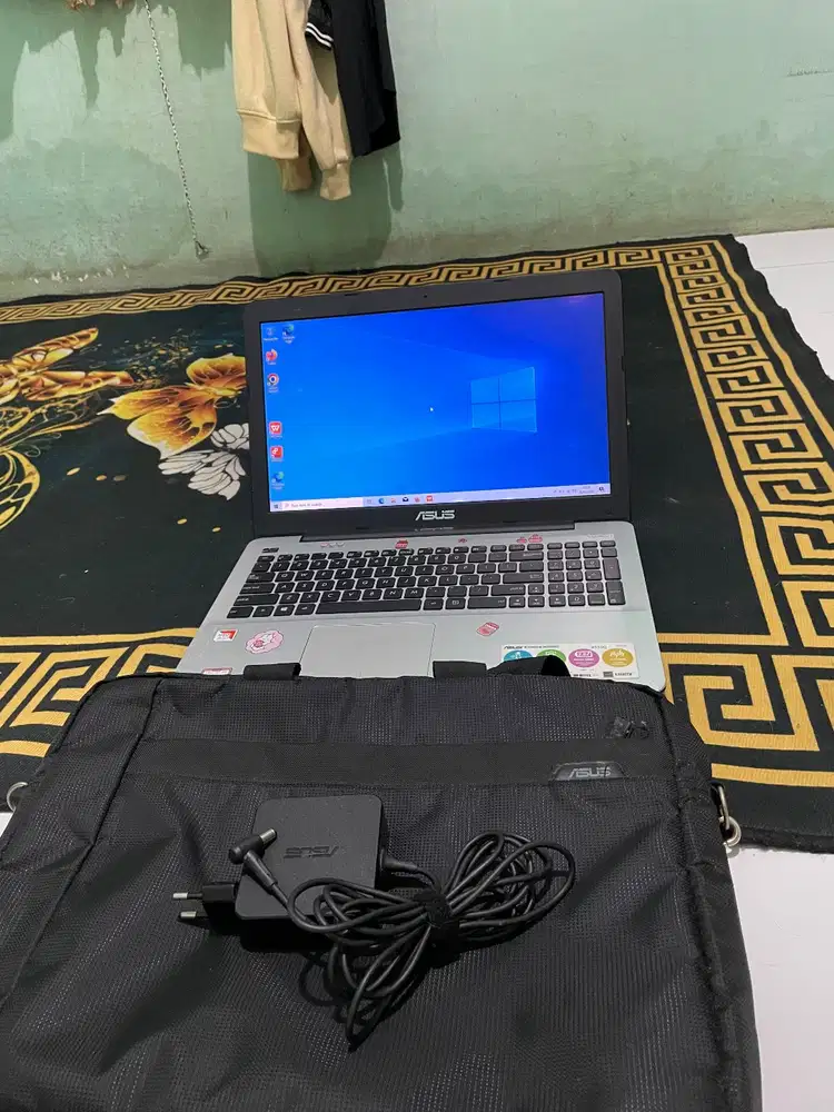 Leptop Asus X555Q