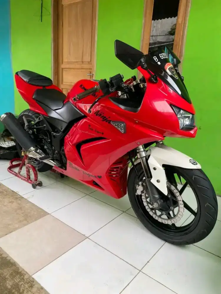 KAWASAKI NINJA KARBU 250 THN 2010