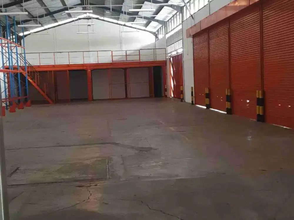 Gudang Kantor Raya Cilandak Parkir Luas