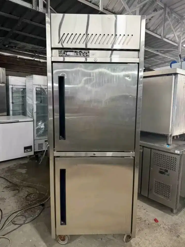 Perbaikan dan jual beli kulkas by side