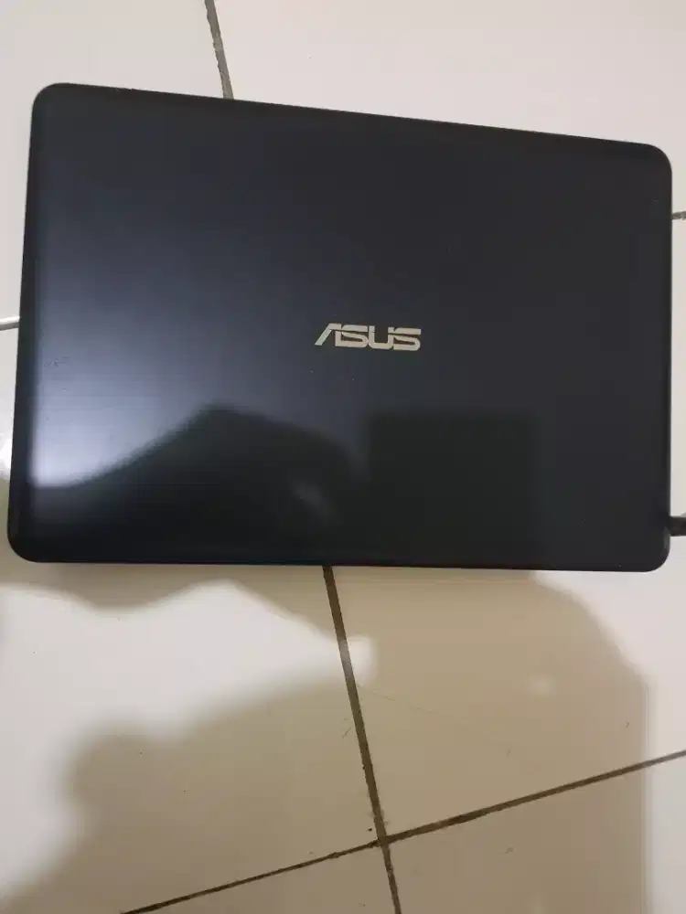 Laptop ASUS type E402 Y