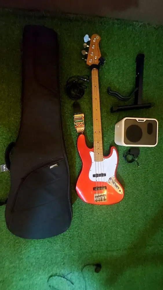Bass Guitar Jual Sepaket dan Ampli Bass,Case..