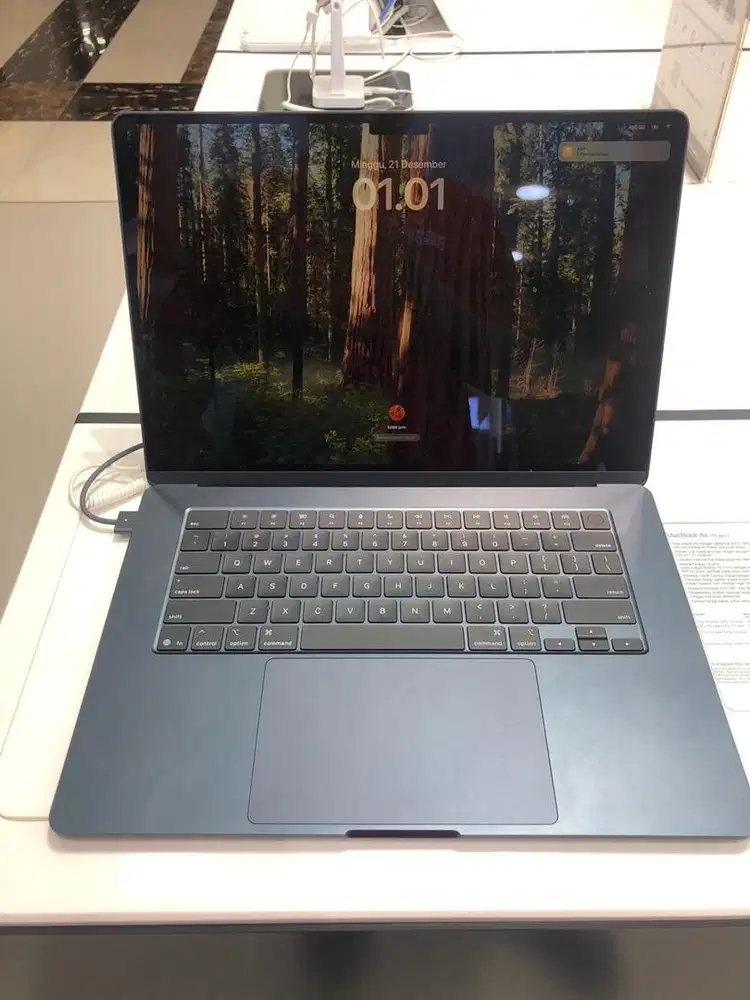 Promo Kredit MacBook Air (15 inch)