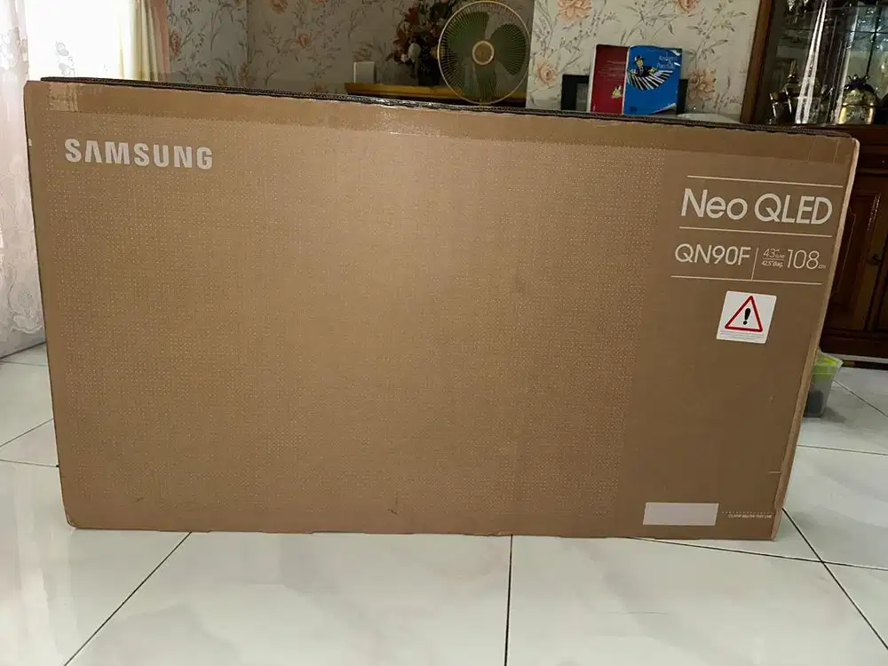 Samsung Neo QLED 43” QN90F – BARU SEGEL, Belum Dibuka