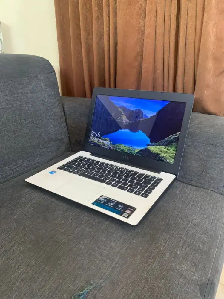 Laptop asus normal & kenceng siap pakai - i3 gen6 ssd 240 / double vga