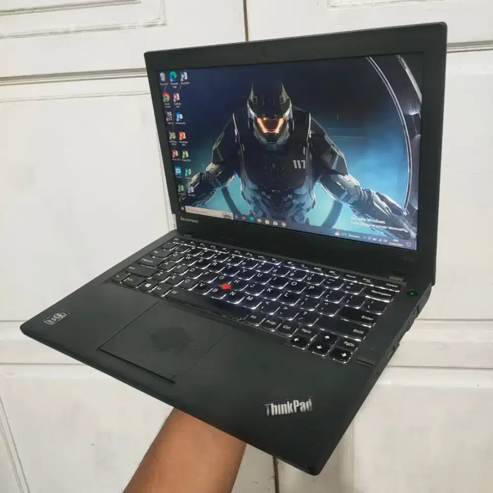Lenovo Thinkpad X240 Core i5 4300U Ram 8GB SSD 256GB Keyboard Backlit