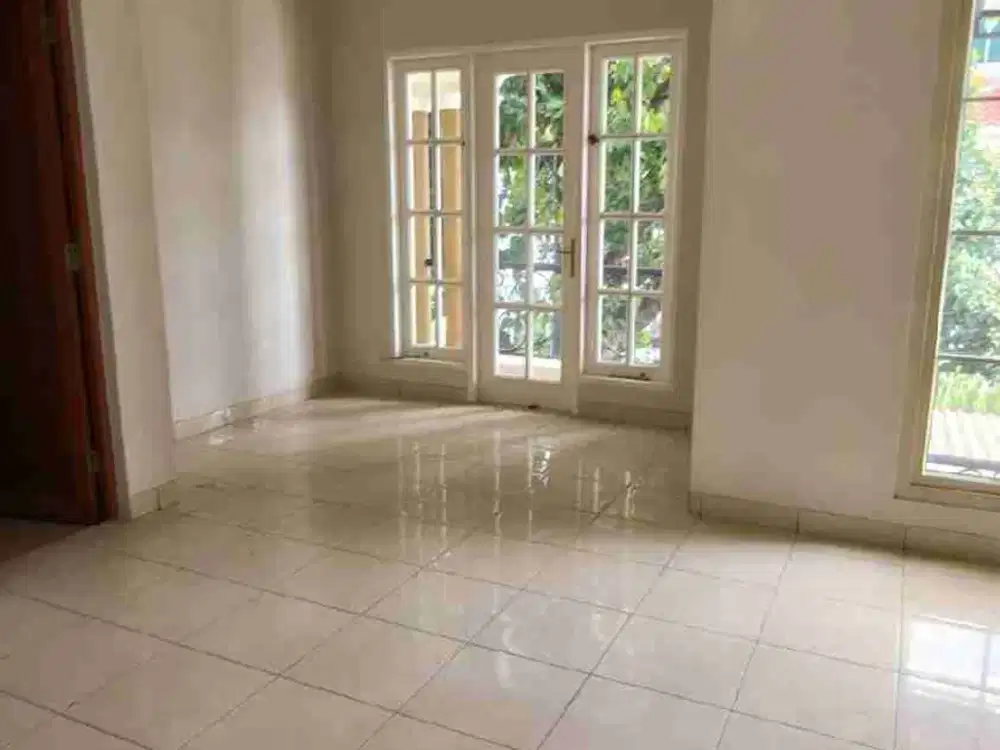 Dijual rumah kota wisata Cibubur, like new