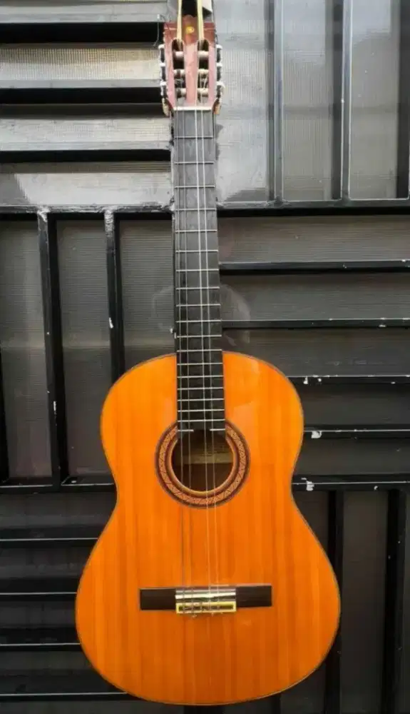 Gitar Yamaha Klasik G231ii vintage terawat