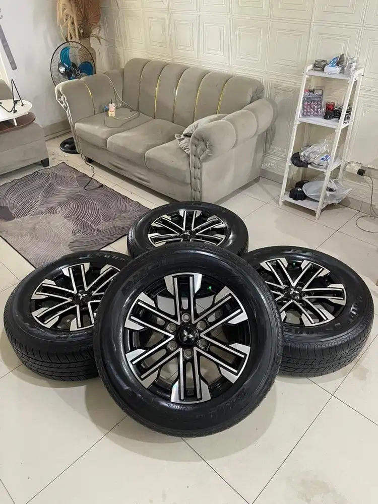 Dijuall Velg Pajero Sport Ring 18 (4pcs & ban )