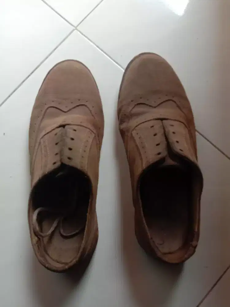 Sepatu pria merk Cole