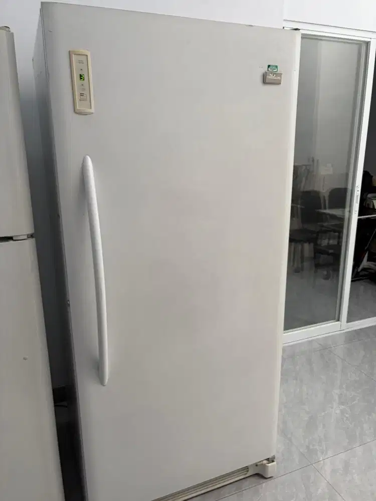 Single  door freezer frigidiare refrigerator 1 pintu