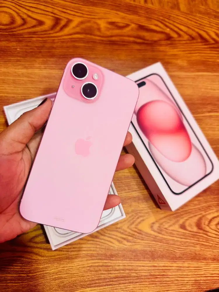 Iphone 15 128gb pink garansi panjang mulus like new resmi