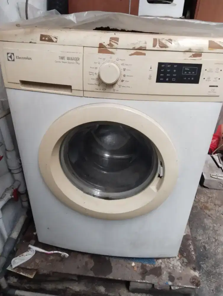 Mesin cuci Electrolux 7kg EWP85752.