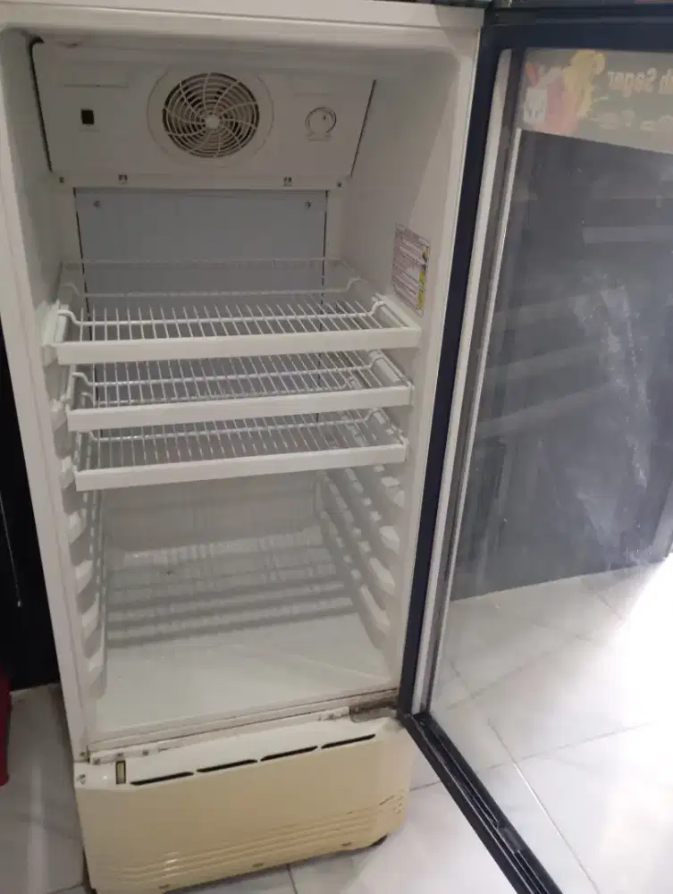 Pendingin minuman / showcase polytron