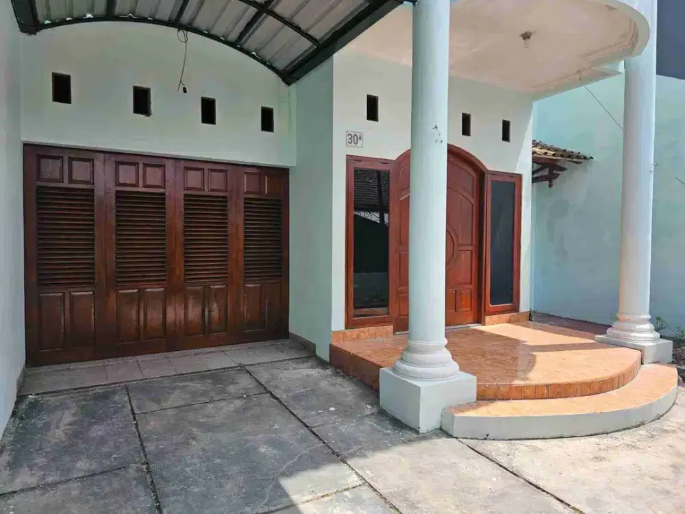 Disewakan rumah Pajajaran Sumber Solo