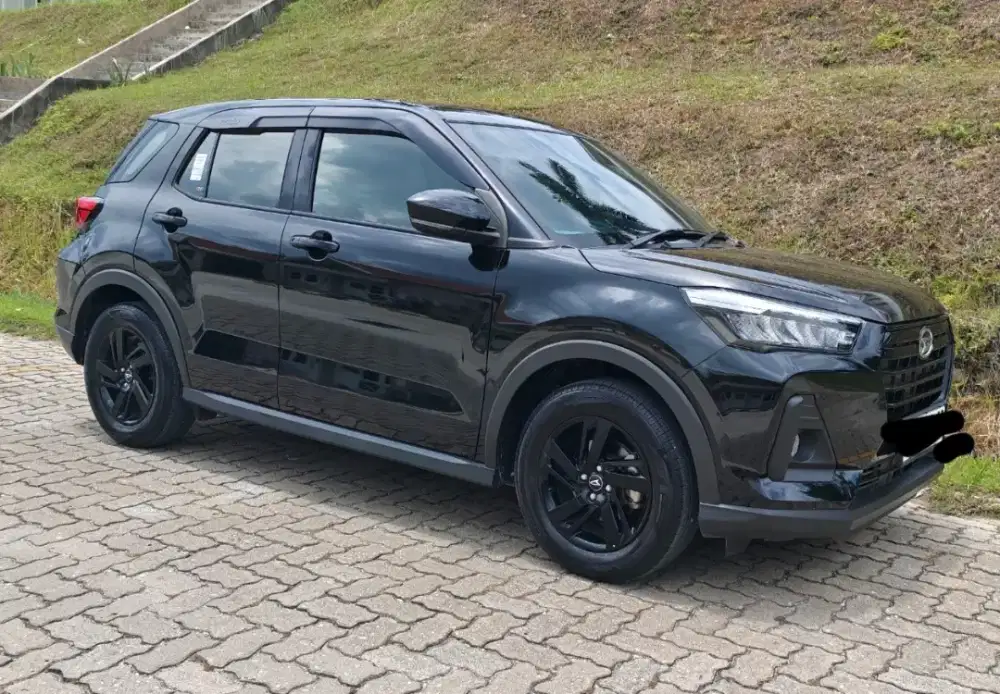 Daihatsu Rocky 1.2 X Bensin-MT 2023 Low KM