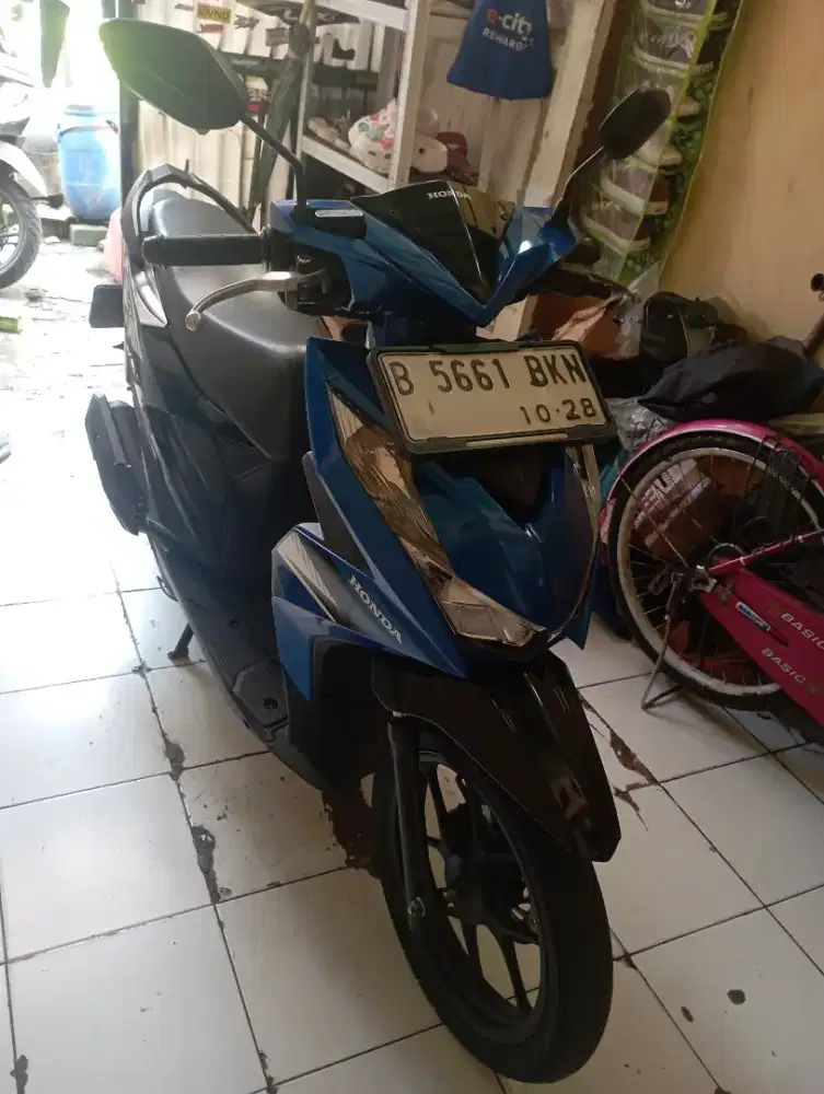 Honda Beat CBS th2023 PJK on plat dki