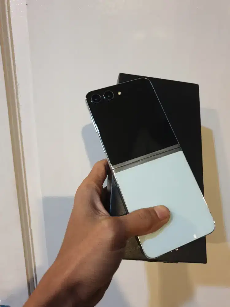 Samsung z flip5 8/512gb fullset sein