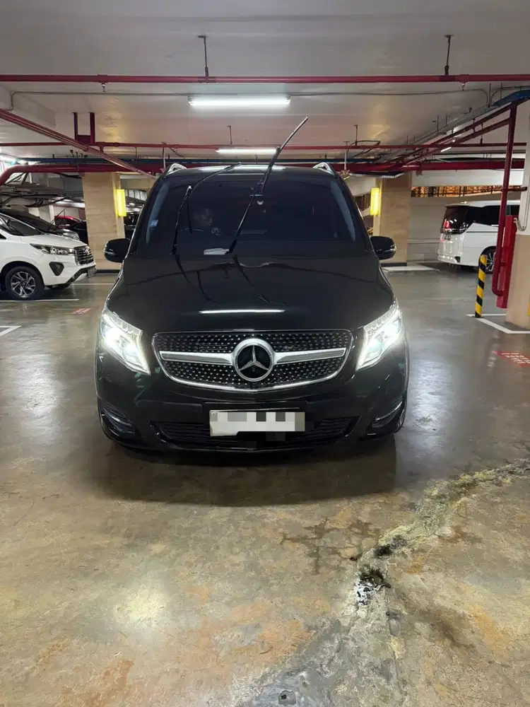 Mercy V Class V220D Full option. kondisi terbaik.