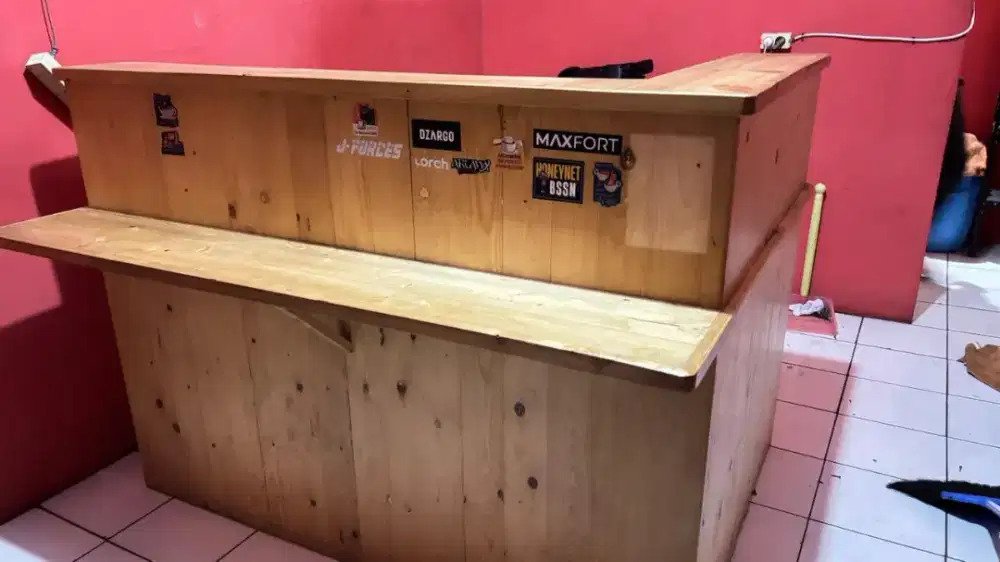 Meja Bar/Kasir 1x1.5m