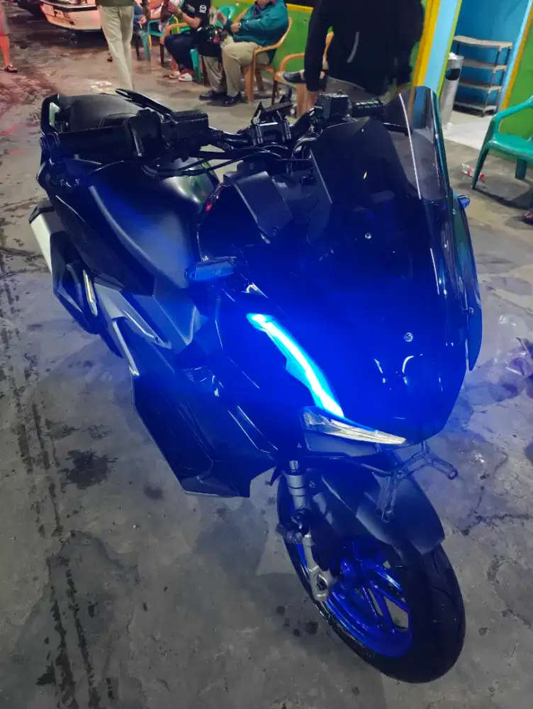 Honda ADV 160 CBS 2022 – Hitam – Mulus
