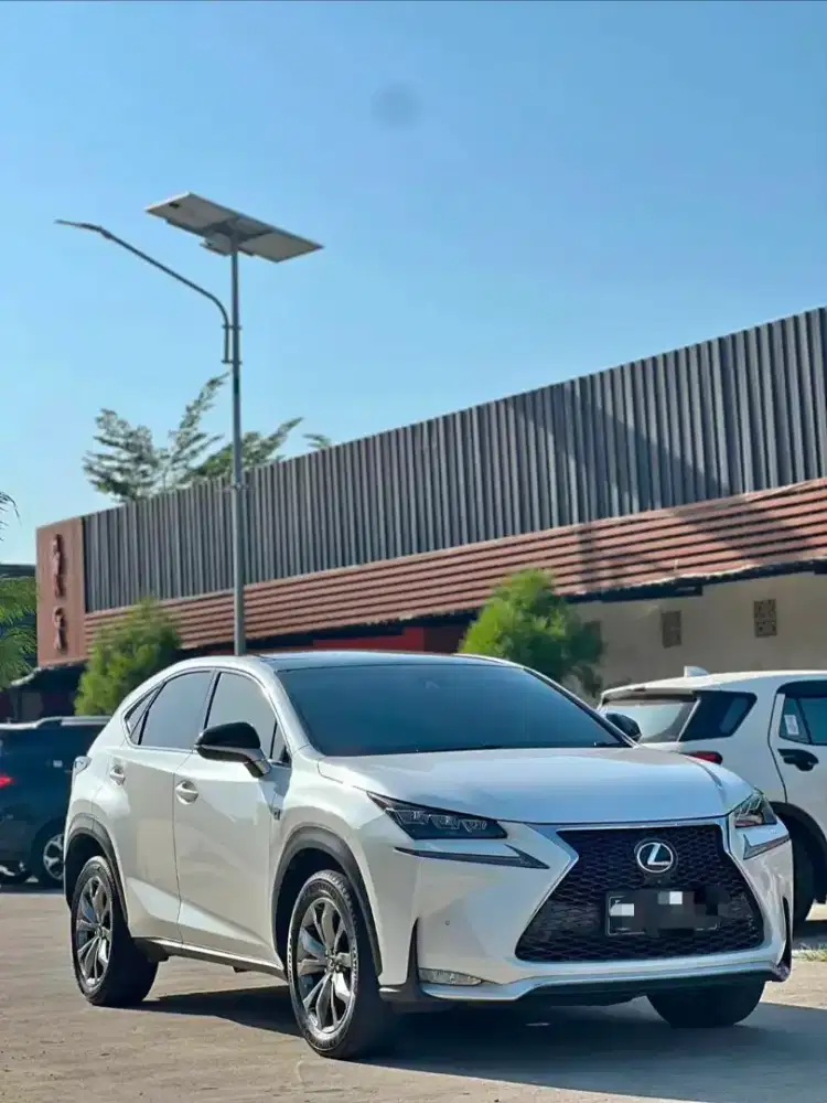 Lexus NX 200T..